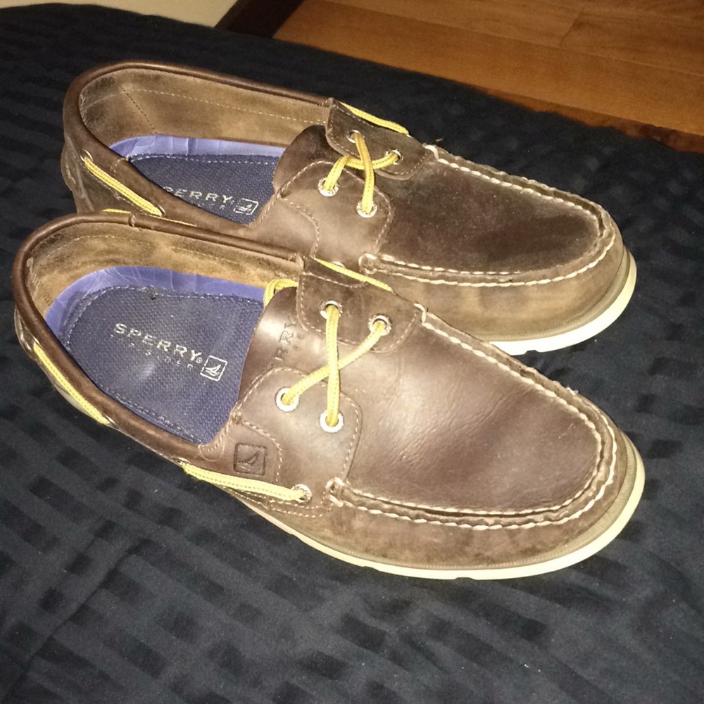 Men’s 10.5 leather sperrys